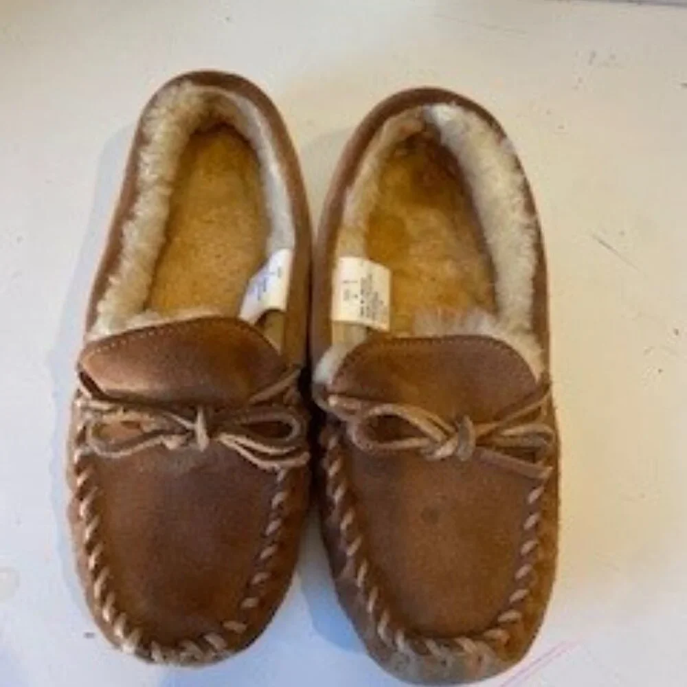 LL Bean Kids' Wicked Good Slippers (size 3) - Picture 2 of 4